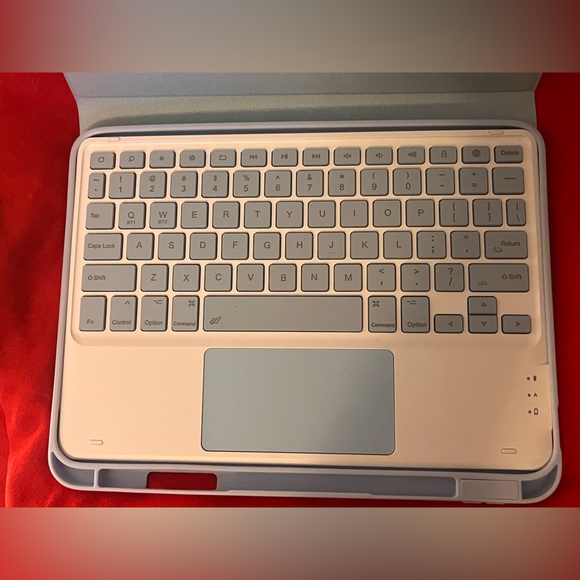 Wireless Keyboard - Picture 3 of 6